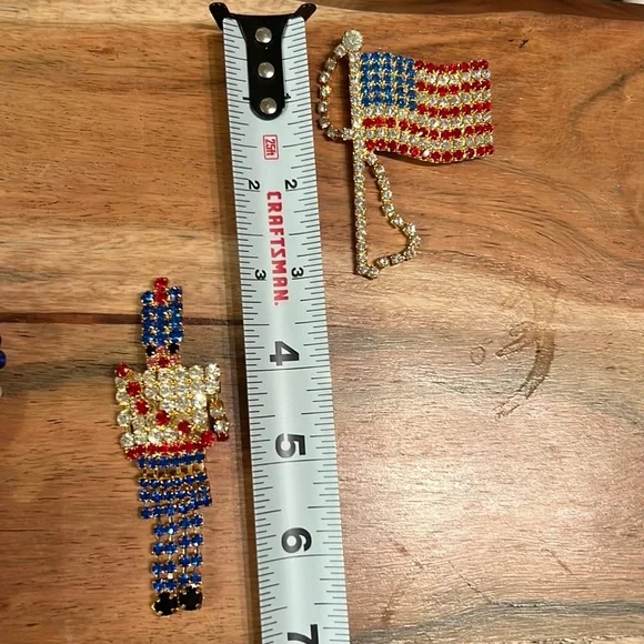 Red white blue patriotic USA flag & soldier broach (2) w/ gold back & bracelets - Picture 2 of 16
